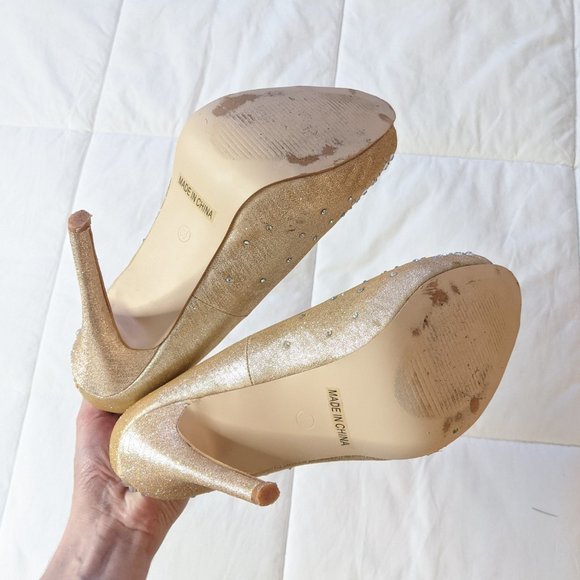 De Blossom Collection Gold Jewell Pumps - Picture 3 of 3